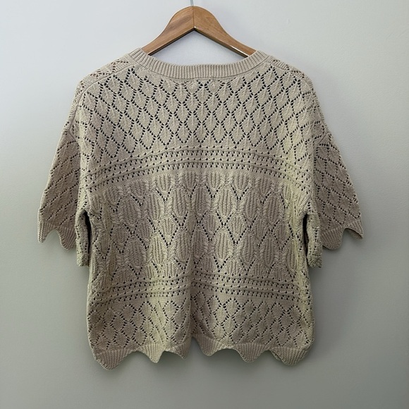 Splendid Short Sleeve Natural Beige Crochet Knit Scalloped Sweater Size Medium - Picture 9 of 11